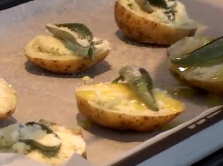 Benvenuti a tavola - Barchette di patate con salvia