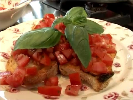 Benvenuti a tavola - Prima puntata, la bruschetta al pomodoro e basilico