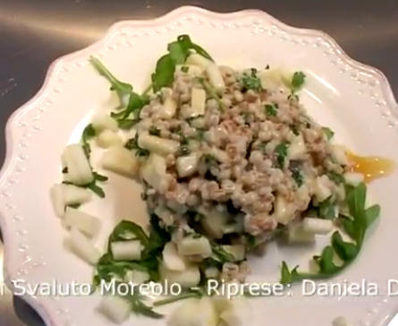 Benvenuti a tavola - Insalatina tiepida di farro, orzo, gorgonzola e pere