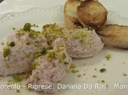 Benvenuti a tavola - Mousse di mortadella e pane tostato 