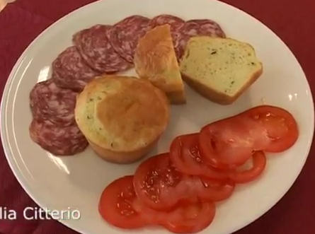 Benvenuti a tavola - Muffins al formaggio e timo