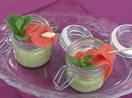 Benvenuti a tavola - Purea di zucchine allo yogurt, menta e salmone affumicato