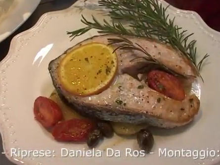 Benvenuti a tavola - Salmone al cartocio con arancia, patate e pomodorini